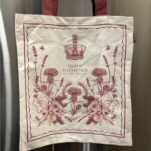 Queen Elizabeth II Commemorative Tote Bag - Cream and Red